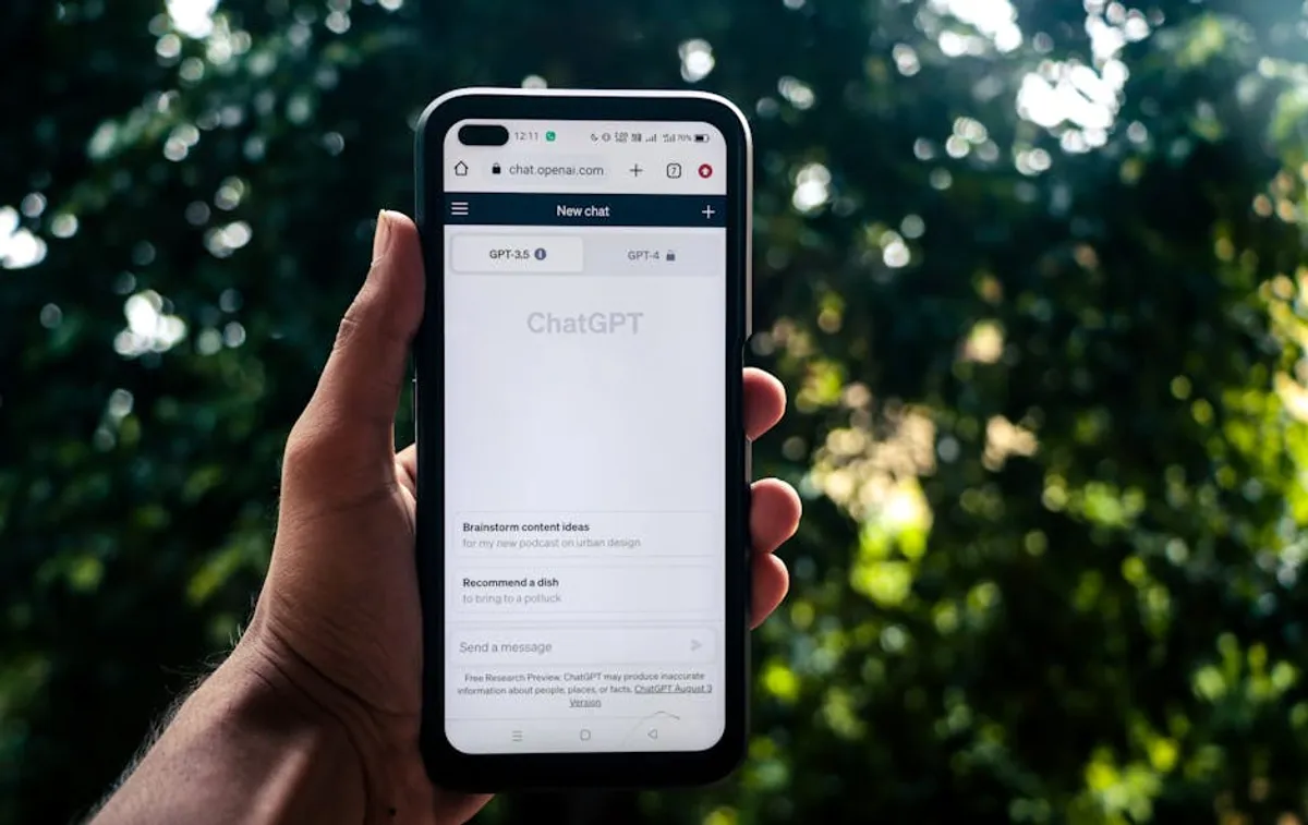 Best AI Chatbot Keywords for Tech Blogs