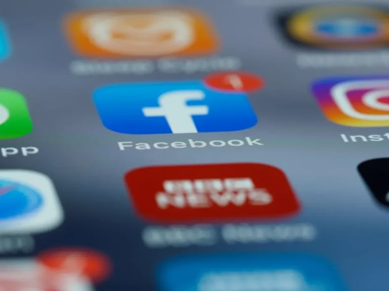 Facebook bio style: What It Is, How It Works, and Safer Alternatives