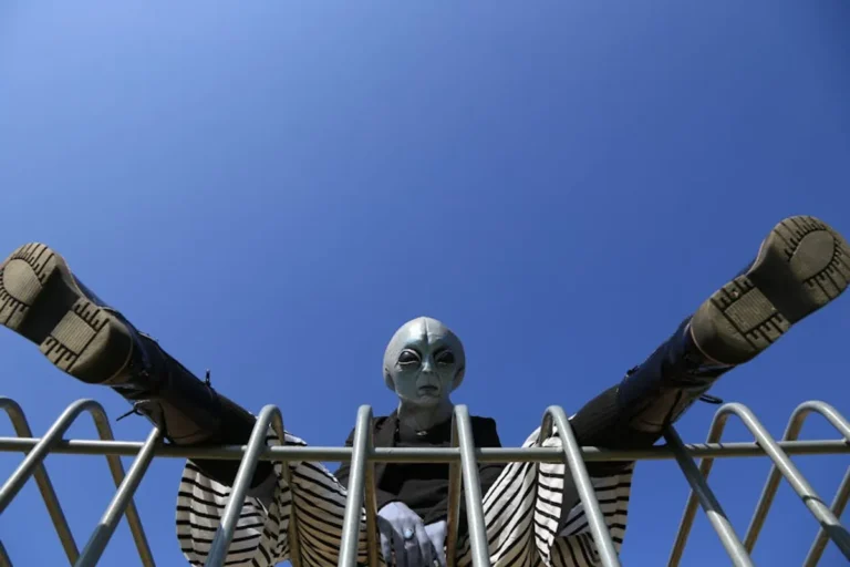 Why Alien Encounter Stories Keep Audiences Interested